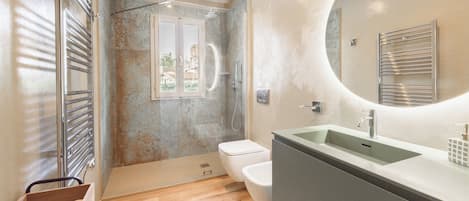 Comfort Apartment | Bathroom