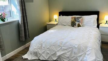 3 bedrooms, iron/ironing board, free WiFi, bed sheets