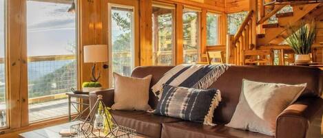 Smart TV y chimenea