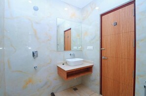 Double Room | Bathroom | Shower, slippers, soap, shampoo - Hotel Fair-way In Near Railway Station (Amritsar)