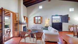 Cottage Standar, Bebas Asap Rokok, pemandangan kebun | Area keluarga