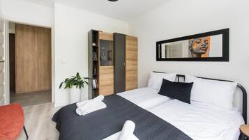 Apartament, balcó | Planxa i posts de planxar i wifi gratuïta