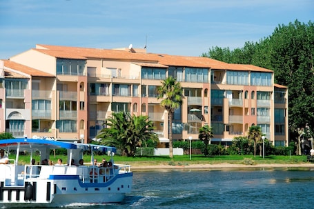 Coastal Apartment Near Richelieu