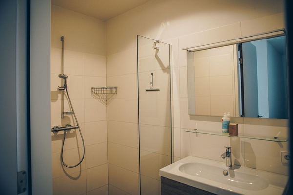 Badezimmer mit Dusche