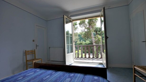 Unclassified image, 1 of 20, button - Family Home* Rustic Charm* on the banks of the Dordogne (Saint-Vincent-de-Cosse)