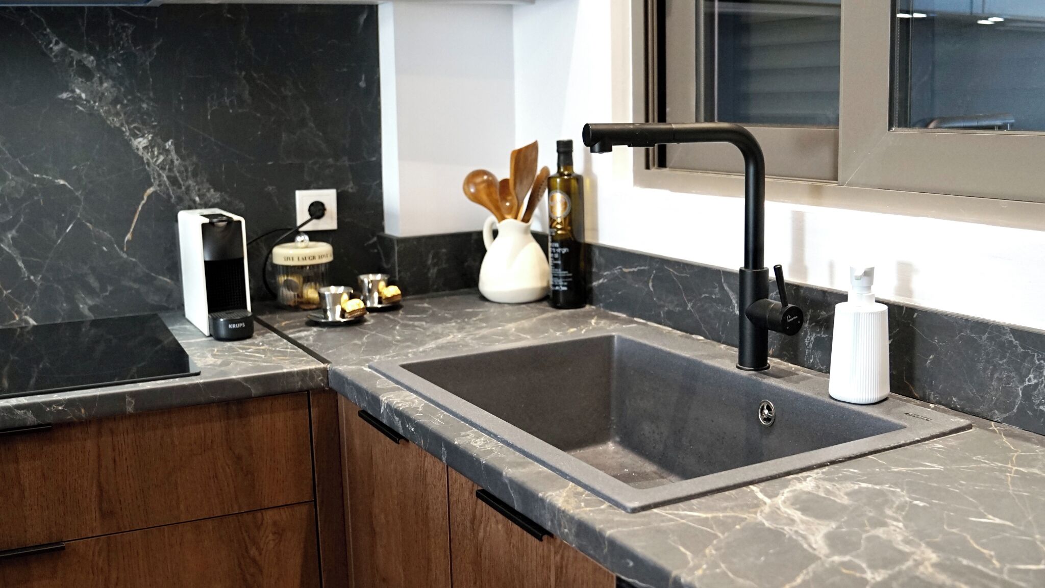 Junior Apartment, Balcony | Private kitchen | Full-size fridge, microwave, oven, stovetop