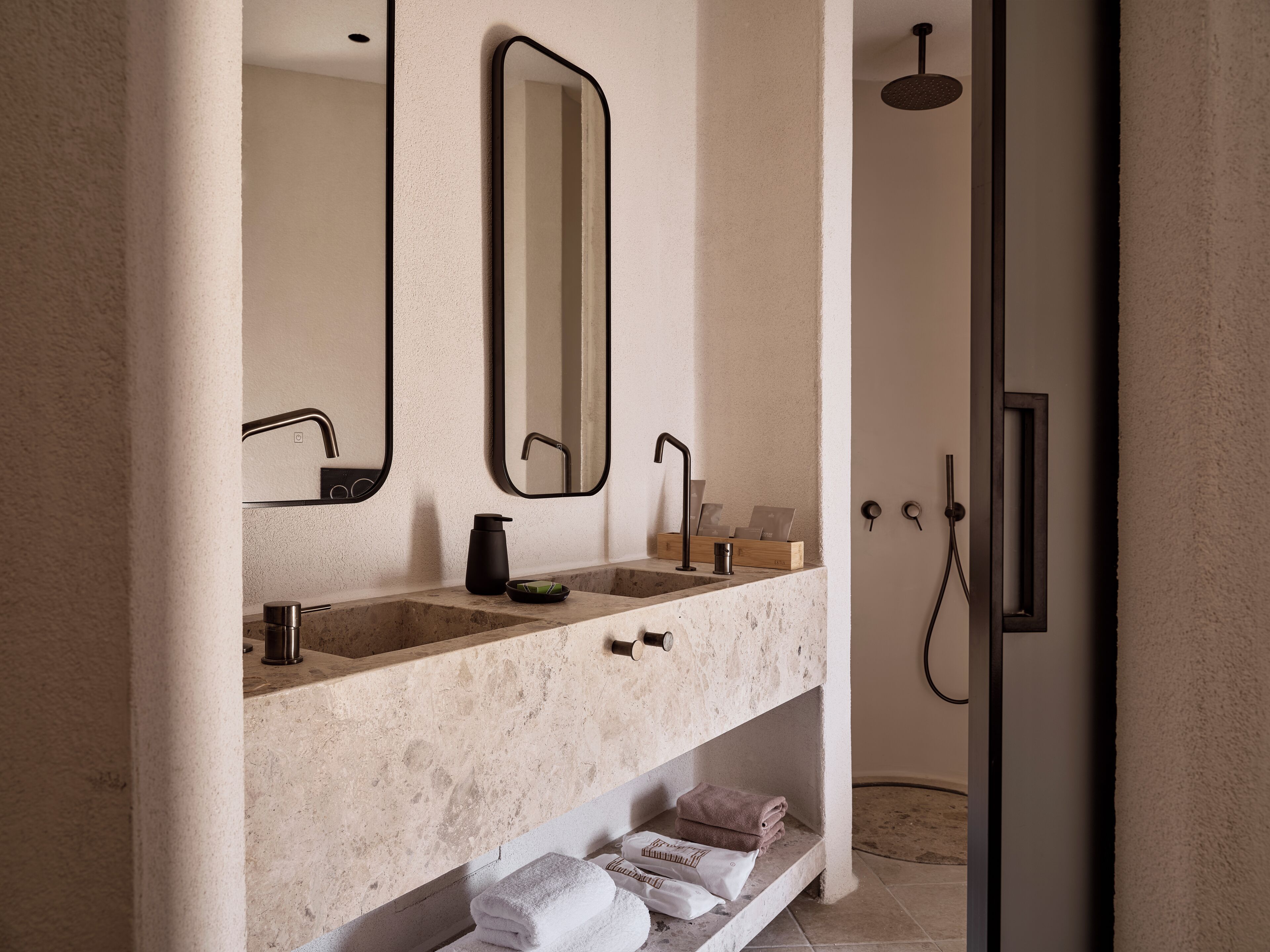 Villa Alemar - Delmar Collection | Bathroom | Shower, free toiletries, hair dryer, slippers
