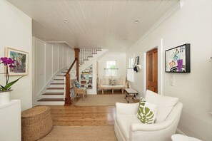 TV - POPEYE'S COTTAGE ~ NEW! Historic 3 BR/3Ba w/ Pool in Perfect Location! (Key West)