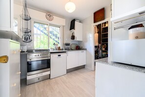 Fridge, microwave, oven, dishwasher