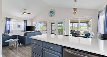 Star Fish Wish - Golf View, Resort Pools, Deck