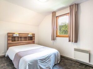 3 bedrooms, bed sheets - Spacious Family Chalet With Terrace (Gresse-en-Vercors)