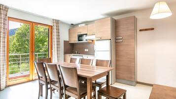Chalet | Dining
