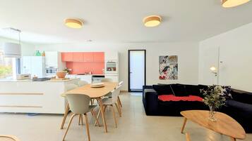 House | 3 bedrooms, Internet