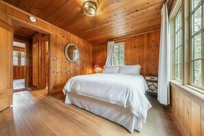 Room - Mayfield Cabin by Tahoe Getaways - 4BR West Shore w Sauna & Bocce Ball (Homewood)