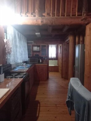 Chalet, vista al jardín | Cocina privada
