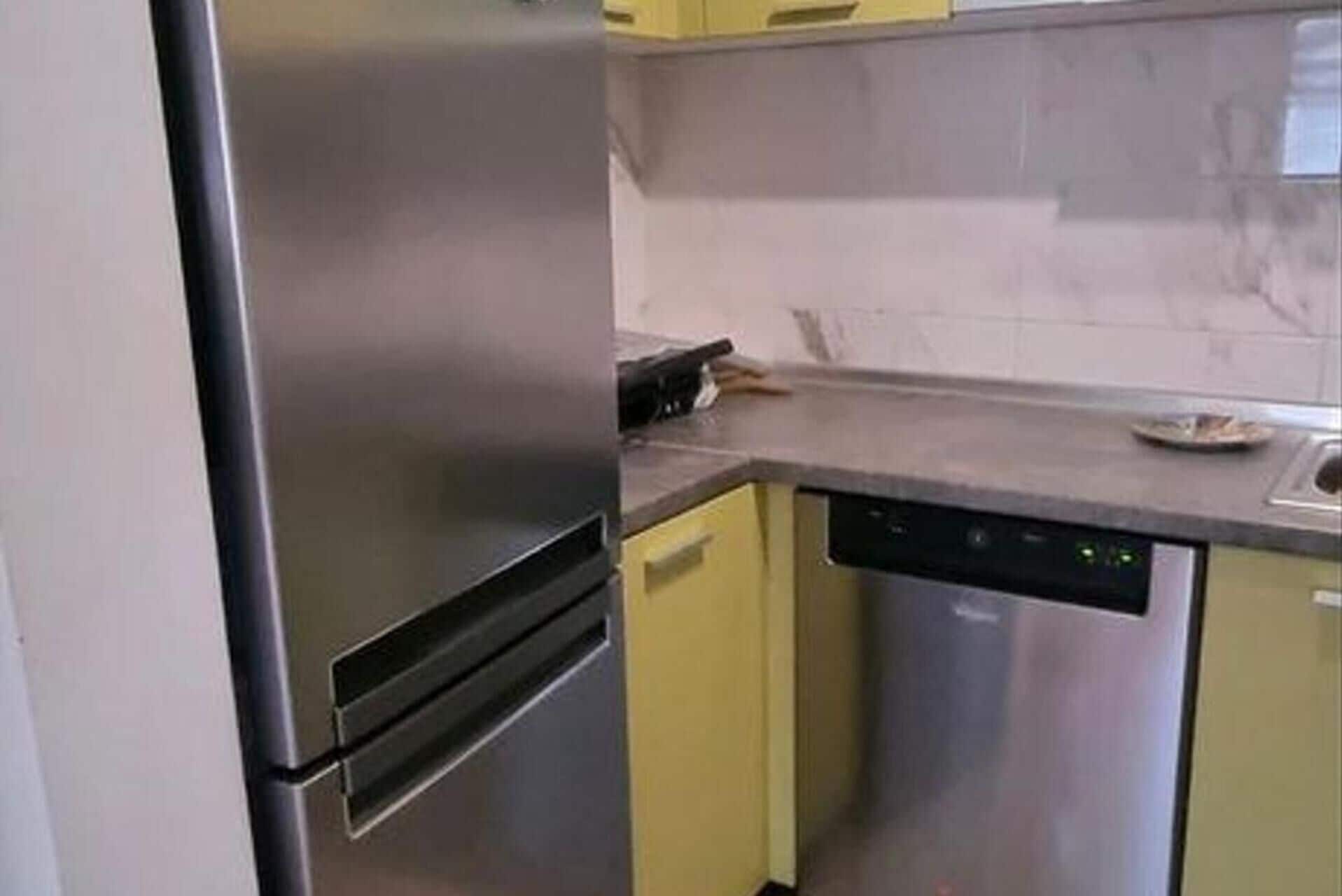 Refrigerador, microondas, horno, placa de cocina
