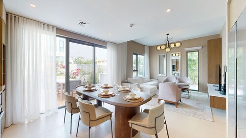 Luxurious 3 Bed l Private Villa with Private Garden l Arabian Ranches