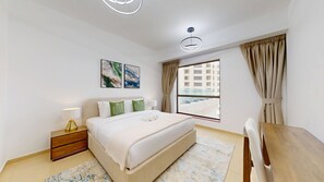 Een strijkplank/strijkijzer, wifi, beddengoed