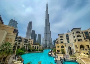 Pool - Aesthetic 1 Bed l Close to Burj Khalifa l Downtown (Downtown Dubai)