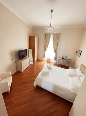 Room - Vrbo Property (Milano)