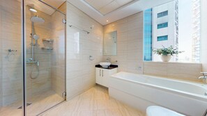 Hair dryer, towels - 1 Bed with Skyline Views l 41st Floor l Marina (Dubai Marina)