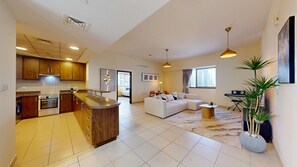 Interior - Sleek 1 Bedroom l Business Bay l City View (Business Bay)