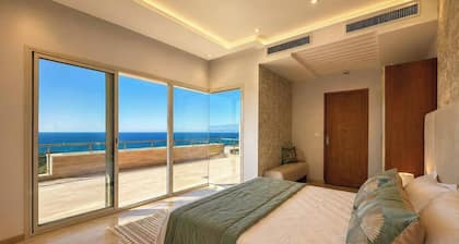 Azura House Sea View Pool