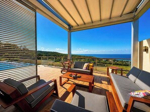Villa, 5 Bedrooms, Private Pool, Garden View | Lounge - Azura House Sea View Pool (Metline)