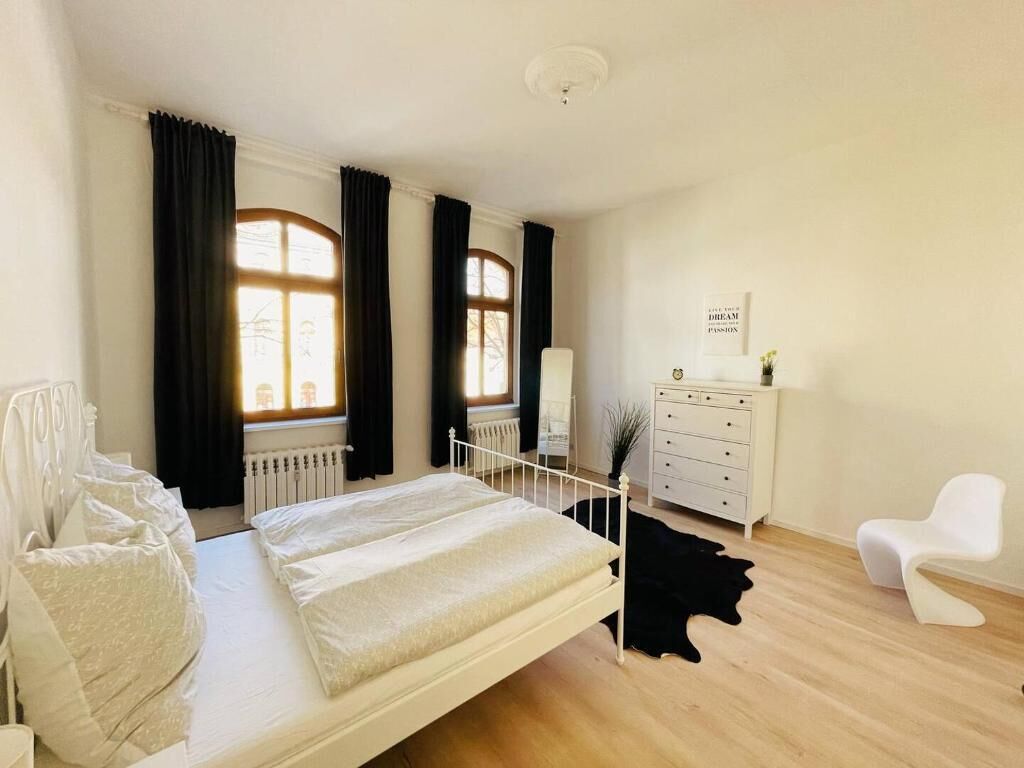 Lägenhet Deluxe - 1 queensize-säng med bäddsoffa - icke-rökare | Mörkläggningsgardiner, ljudisolering och strykjärn/strykbräda
