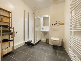 Apartment, 1 Queen Bed with Sofa bed, Non Smoking, Kitchen | Bathroom | Hair dryer, towels