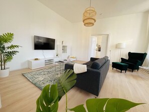 Apartment, 1 Queen Bed with Sofa bed, Non Smoking, Kitchen | Living area - YFB Designapartment Zwickau Zentrum (Zwickau)