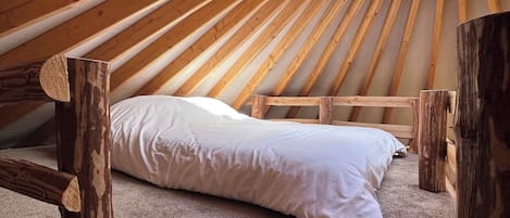 1 bedroom, bed sheets