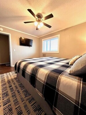 Room - 3305   The Peak of Beech Mountain: 3rd Floor Slope-View Escape (Beech Mountain)