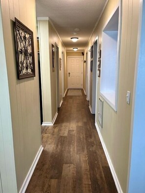Interior - 3305   The Peak of Beech Mountain: 3rd Floor Slope-View Escape (Beech Mountain)
