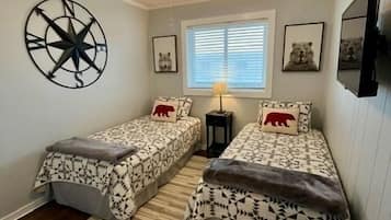 2 bedrooms, iron/ironing board, free WiFi, bed sheets