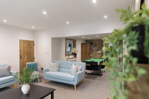 Living area - The Old Sawmill (Newcastle-upon-Tyne)