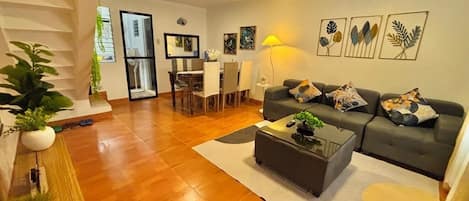 House, 2 Bedrooms, Accessible, Smoking | Living room