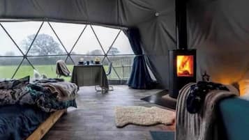 1 chambre, literie fournie