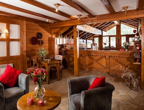 Apartment | Lobby - Spacious Alpine Hideaway for Eight (Modane)