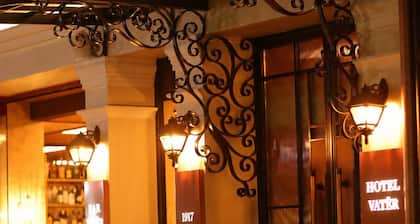Vatër Hotel