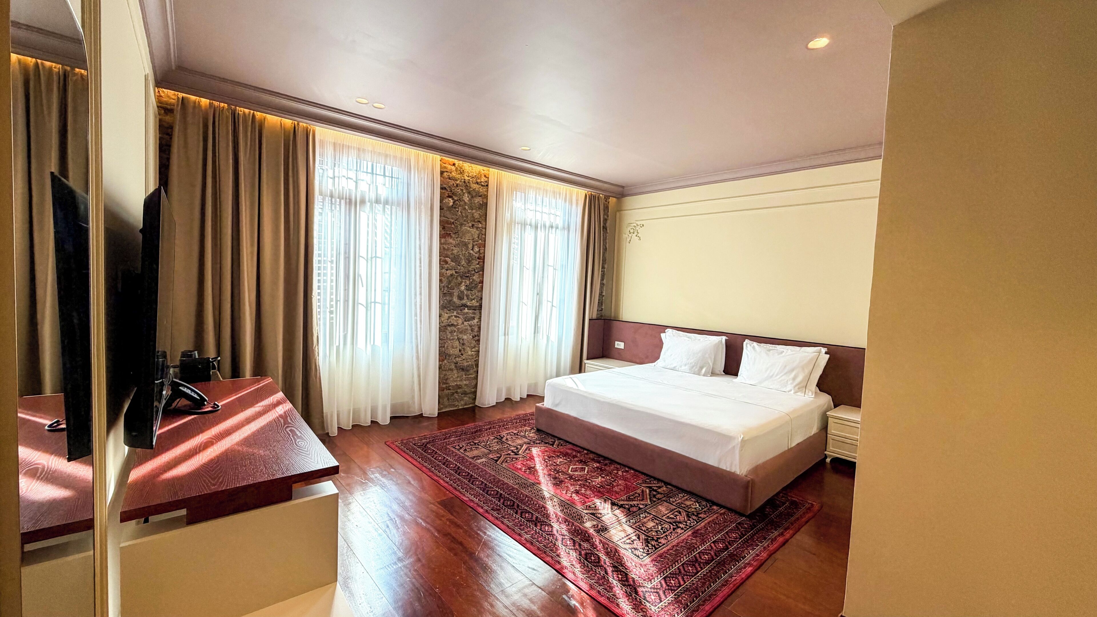 Studio Suite Royal | Bộ trải giường bằng vải Frette của Ý, bộ đồ giường cao cấp 