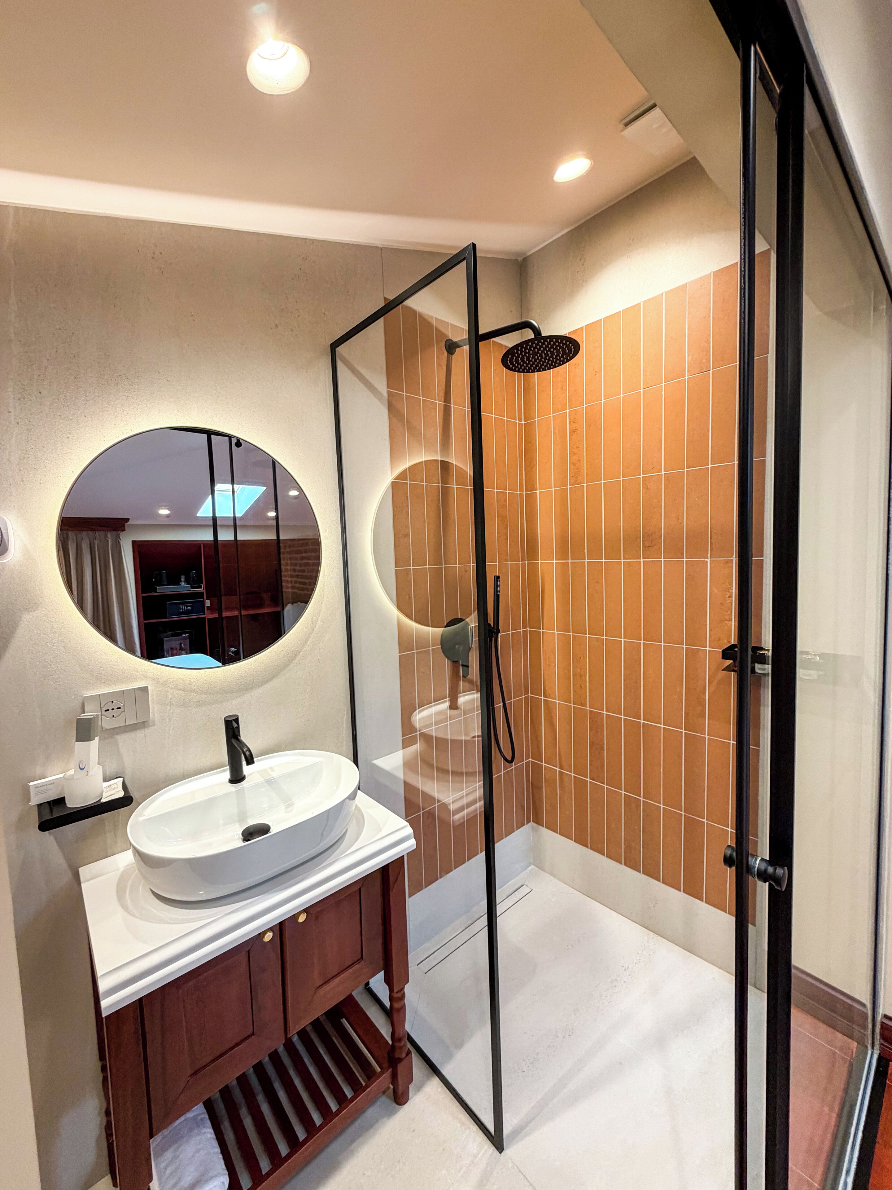 Doppia Superior | Bagno | Doccia, set di cortesia gratuito, asciugacapelli, pantofole