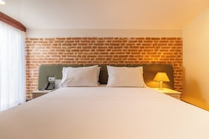 Superior Double Room | Frette Italian sheets, premium bedding, memory foam beds - Vatër Hotel (Shkodër)
