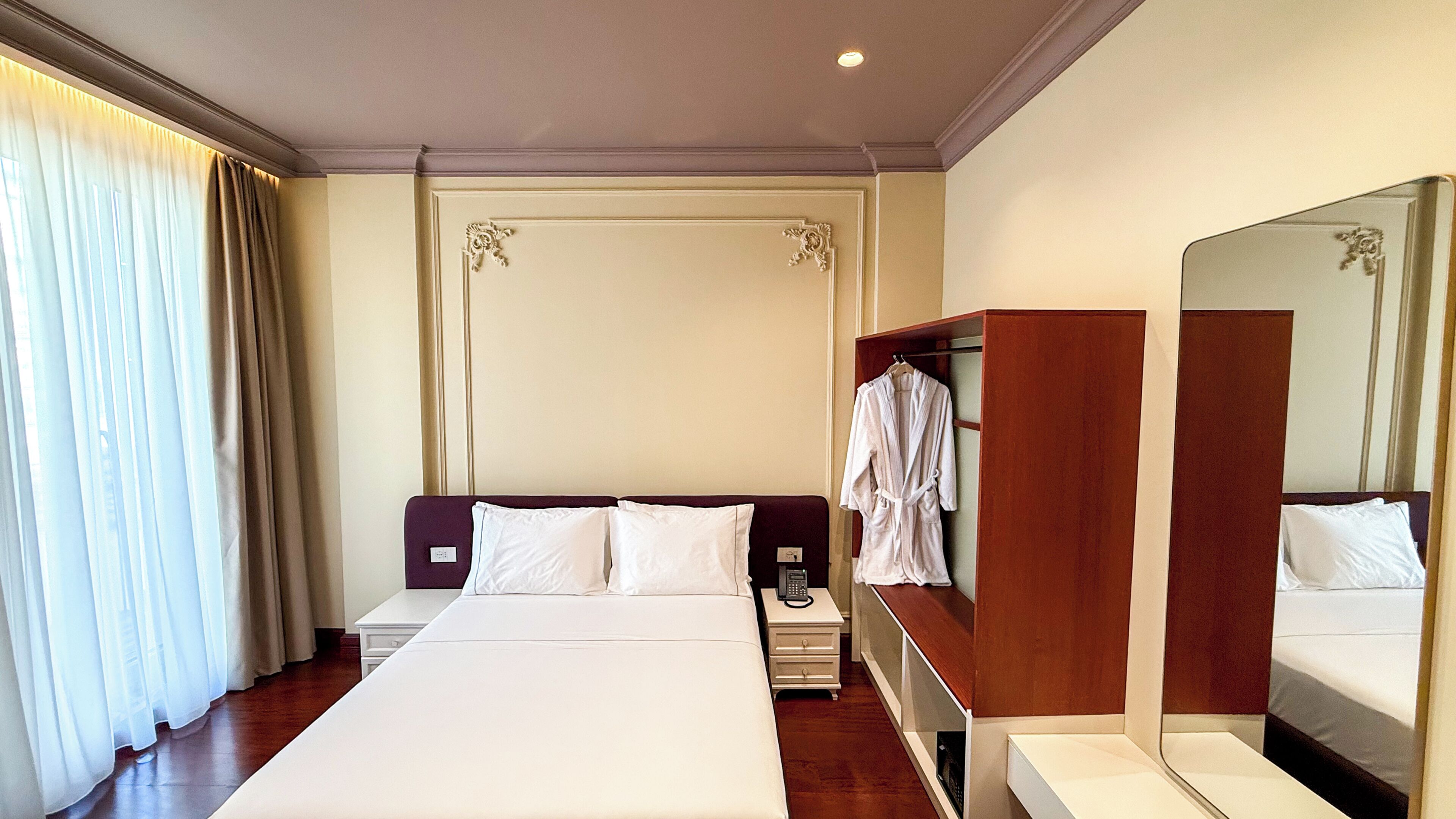 Phòng đôi Deluxe, ban công, quang cảnh thành phố | Bộ trải giường bằng vải Frette của Ý, bộ đồ giường cao cấp 