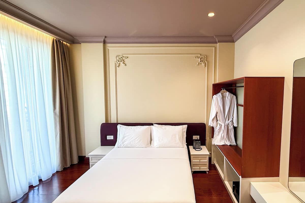 Phòng đôi Deluxe, ban công, quang cảnh thành phố | Bộ trải giường bằng vải Frette của Ý, bộ đồ giường cao cấp