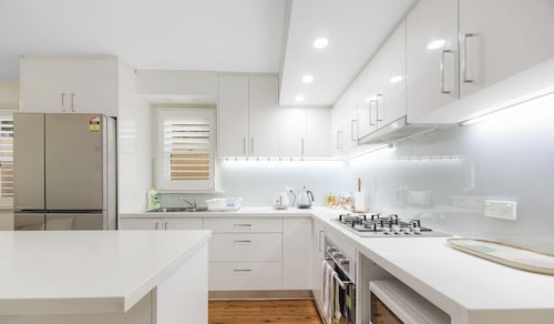Metawise Luxury 3BR Terrace in The Heart of Sydney