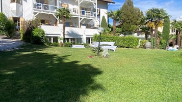 Esterni