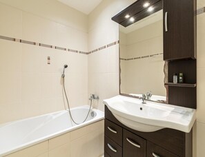 House | Bathroom - Family Villa Near Favone Beach (Sari-Solenzara)