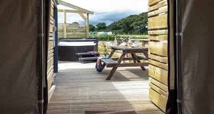 Yurt 4 with Private hot tub and bathroom