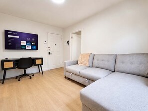 Living area - 5 min Downtown | 4 People | AC | The Salvador Dali (Québec City)